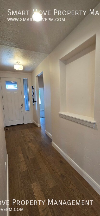 Building Photo - 10712 W Leilani Dr