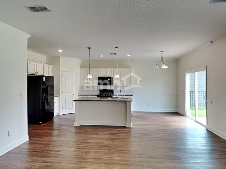 Building Photo - 3058 Creek Village Ln