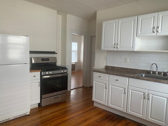 Building Photo - 52 Percival St