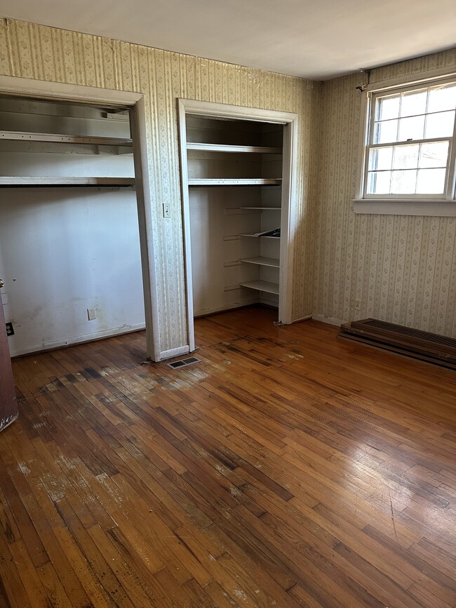 Building Photo - 3216 7th Ave N