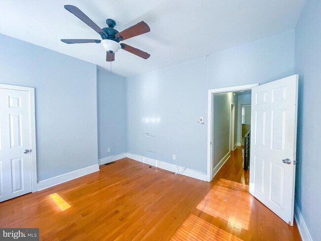 Building Photo - 2113 Mountain St