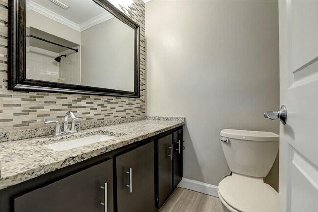 Building Photo - 866 Gilbert St