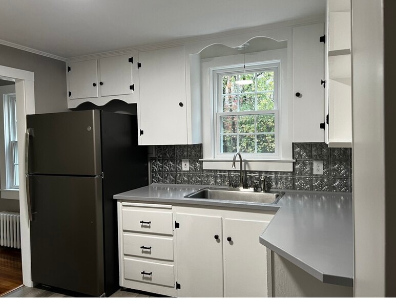 Kitchen - 84 Milton Rd