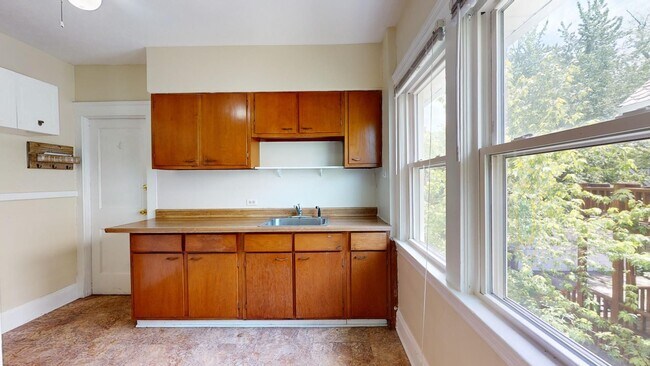 Building Photo - 1285 Cranford Ave