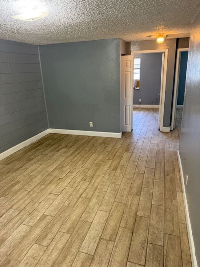 Building Photo - 8105 N Klondyke St