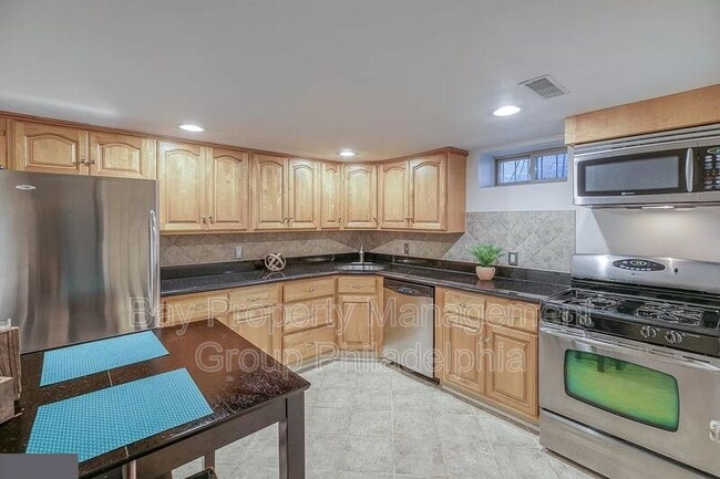 Building Photo - 813 Kater St