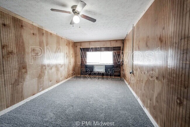 Building Photo - 3926 Malibu Dr