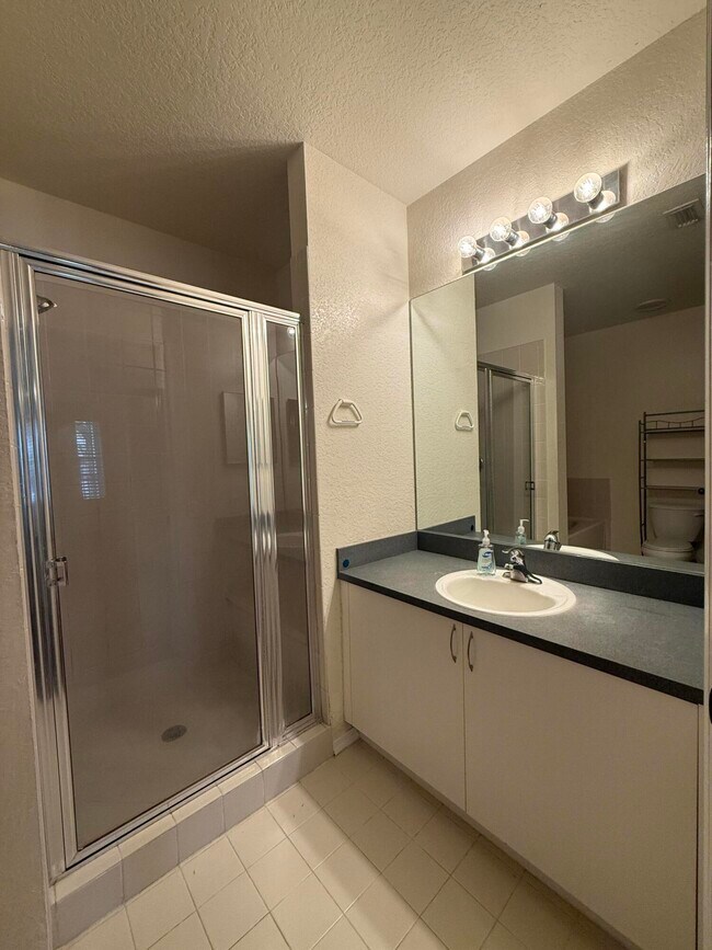 Building Photo - 1106 Belmont Pl