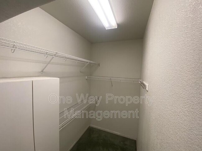 Building Photo - 5259 W 9th St Dr
