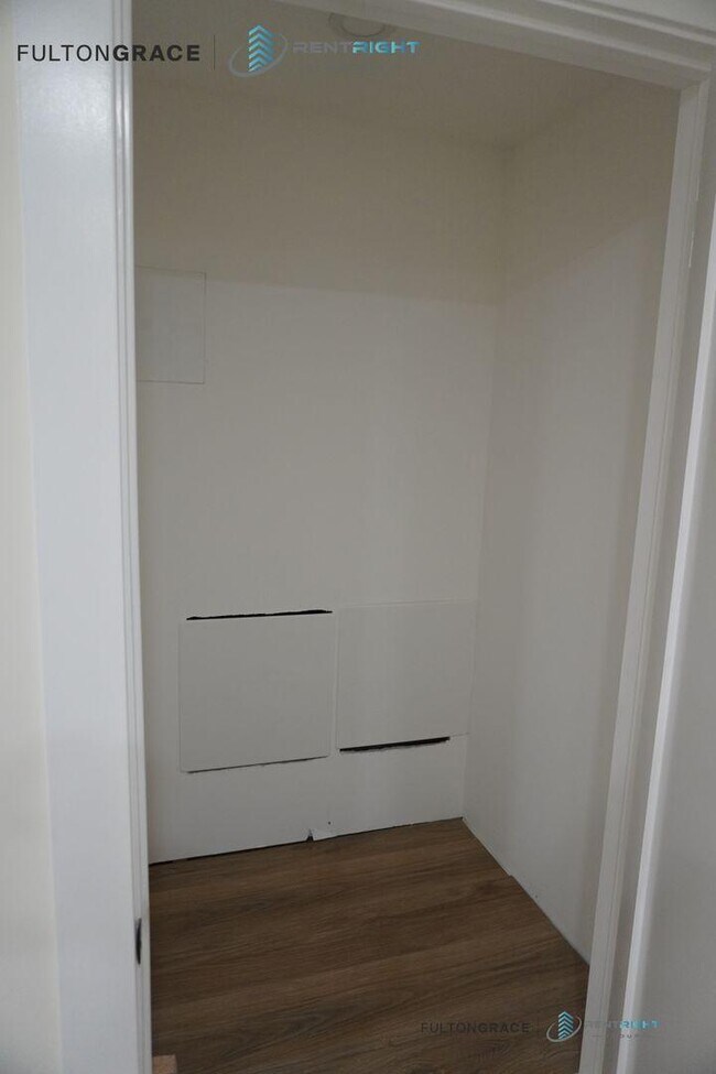 Building Photo - 5 bedroom in Chicago IL 60625