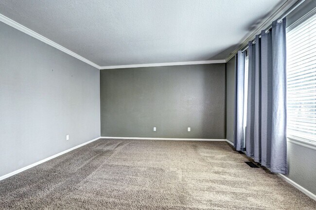 Building Photo - Location! Park Vista in Northglenn 3bed/2....