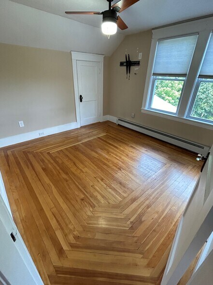 Building Photo - 122 Brookline St