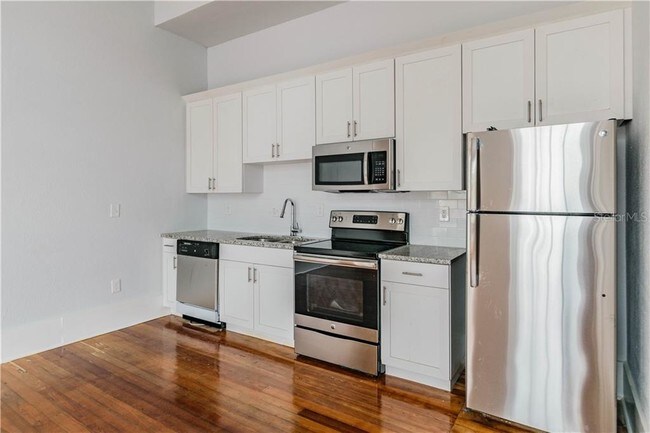 Building Photo - 1090 10th St N