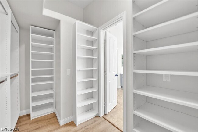 Building Photo - 8112 Tropic Isle Cir