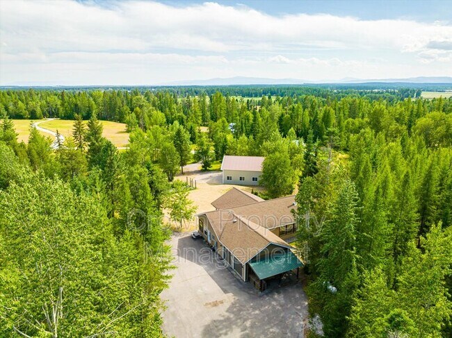 Building Photo - 2530 E Edgewood Dr