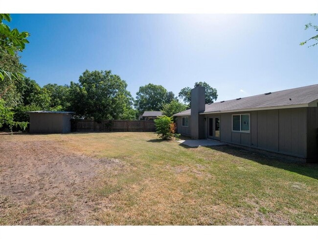 Building Photo - 606 Elderberry Cove