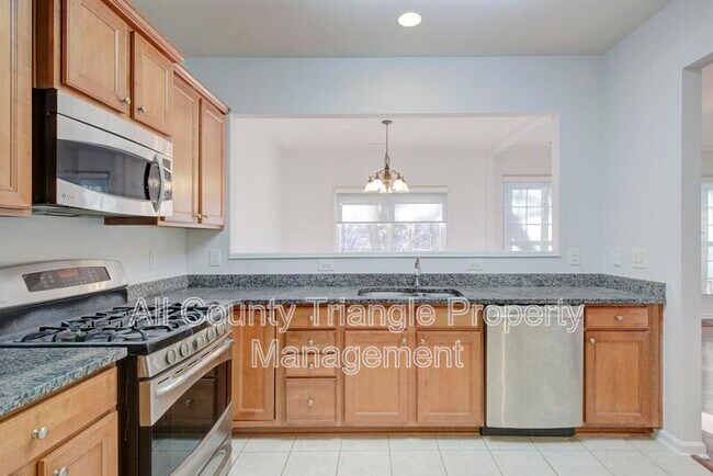 Building Photo - 408 Dyersville Dr