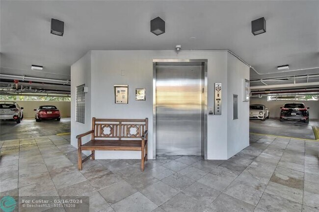 Building Photo - 4201 N Ocean Dr