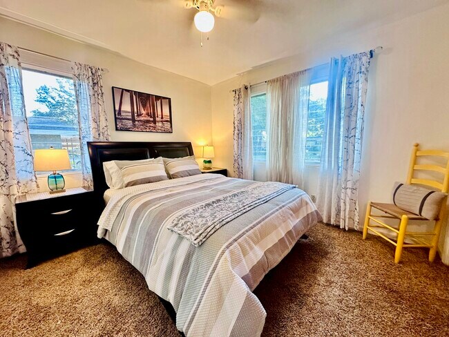 Building Photo - 27 Escalona Ave