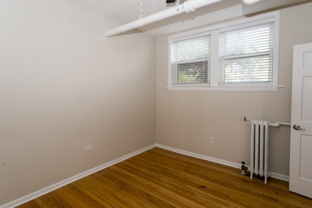 Building Photo - 1604 W Berwyn Ave