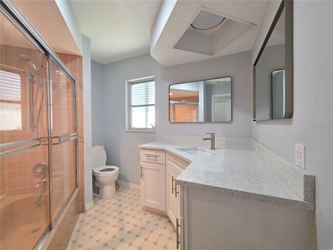 Building Photo - 1379 Cambridge Dr