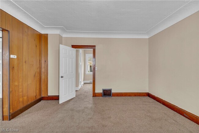 Building Photo - 3617 E 57th St