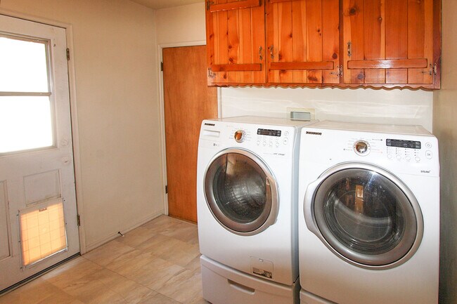 Building Photo - 17832 Lemarsh St