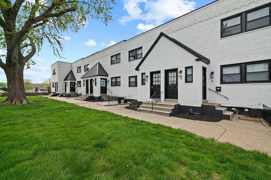 Building Photo - 7901 Roosevelt Blvd