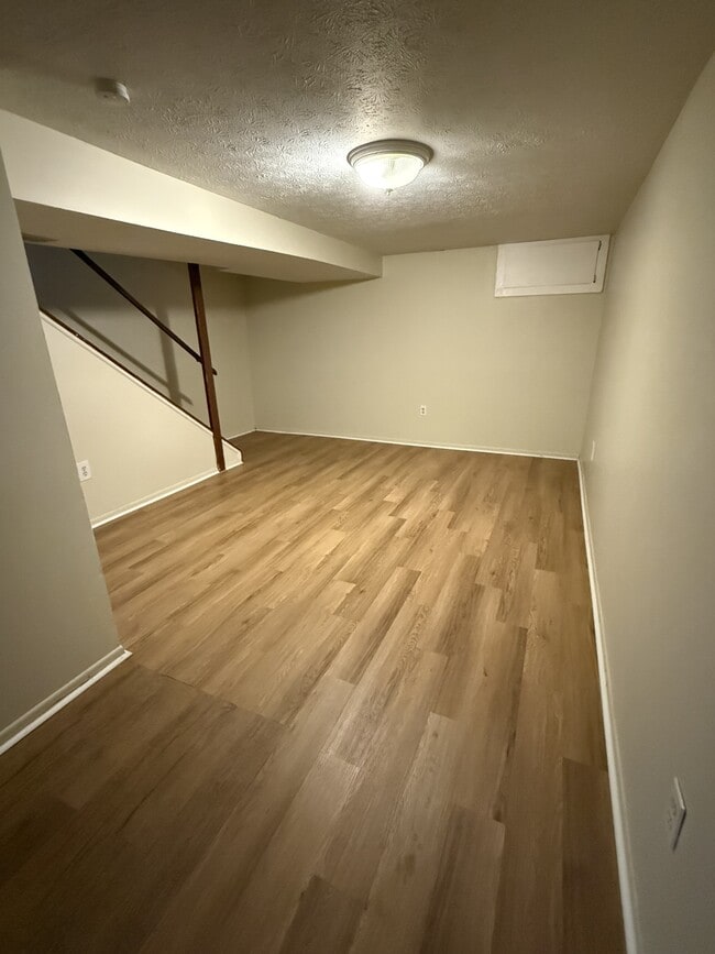 Building Photo - 5745 Pine Tree St S