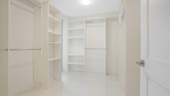 Building Photo - 155 E Boca Raton Rd