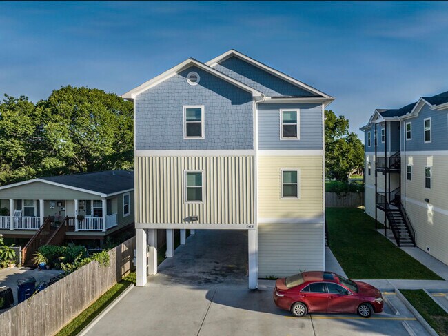 Building Photo - 142 W 5th St