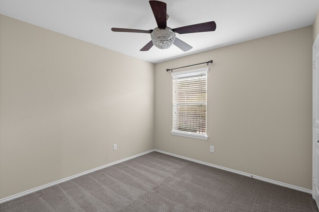 Building Photo - 2811 Cone Flower Dr