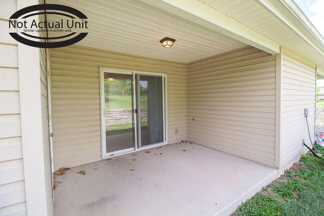 Building Photo - 1615 Citadel Dr