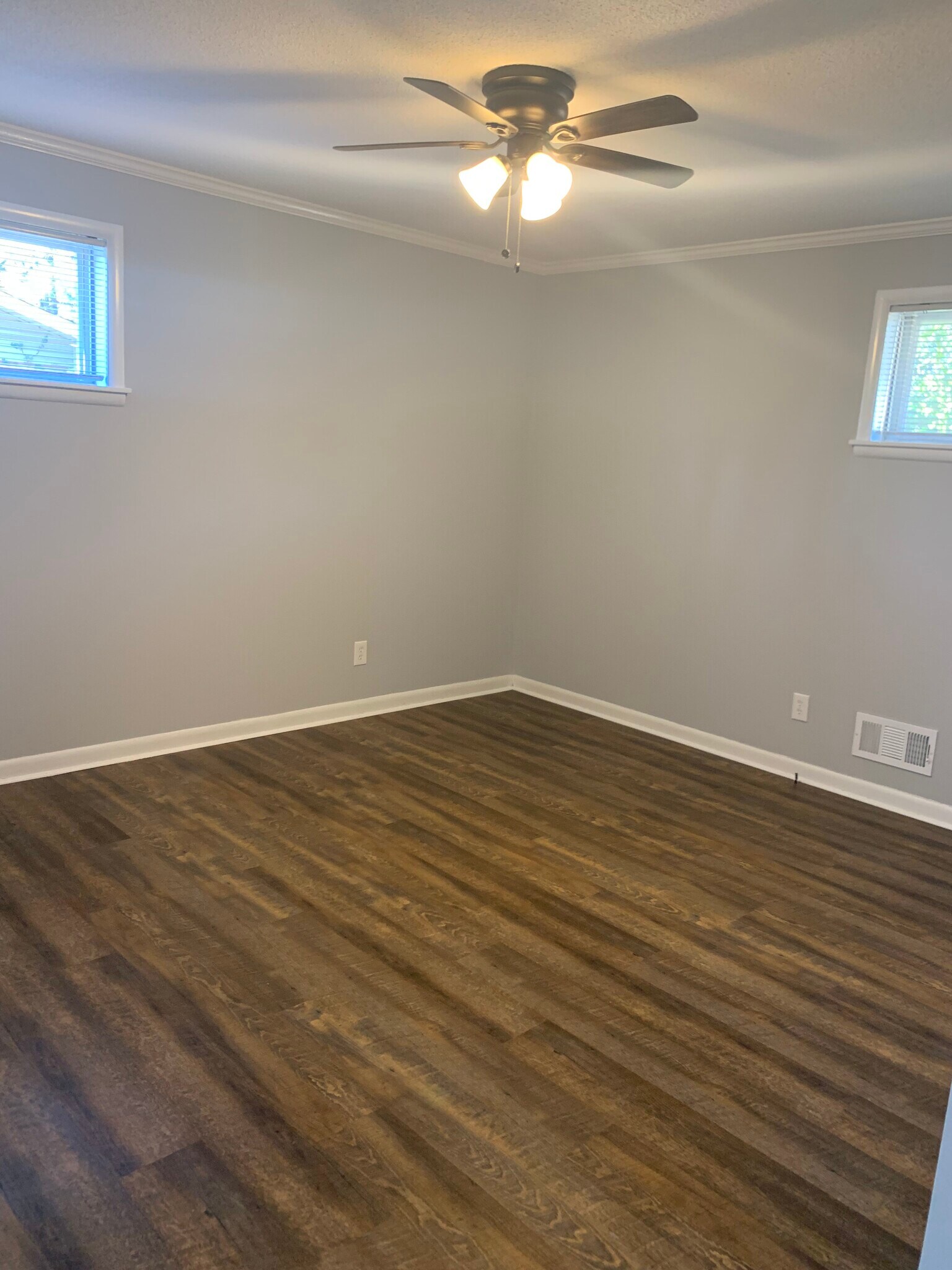 Building Photo - 1633 Lamar St