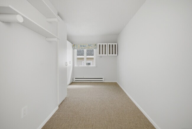 Building Photo - 205 Hillspoint Rd