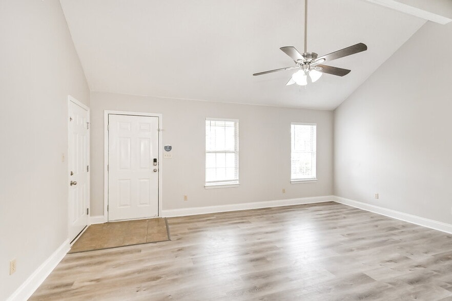 Building Photo - 3030 Caitlynn Cir S