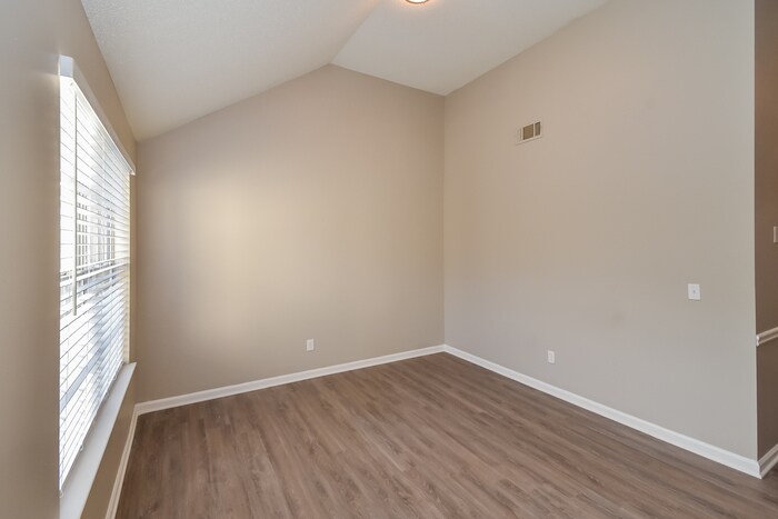 Building Photo - 4140 Clarks Tr
