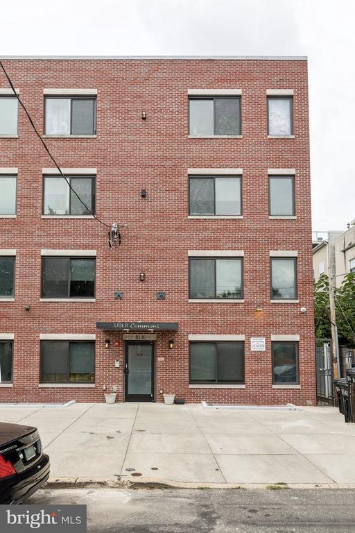 Building Photo - 814 N Uber St