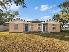 Building Photo - 1613 Southwest Pkwy