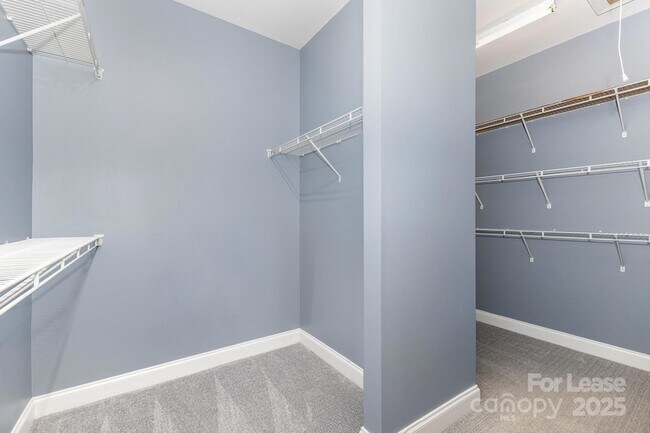 Building Photo - 9429 Ridgeforest Dr