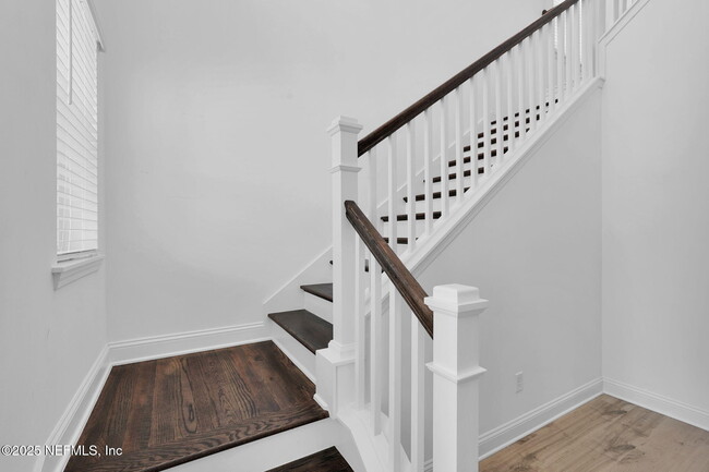 Building Photo - 299 Blue Hampton Dr