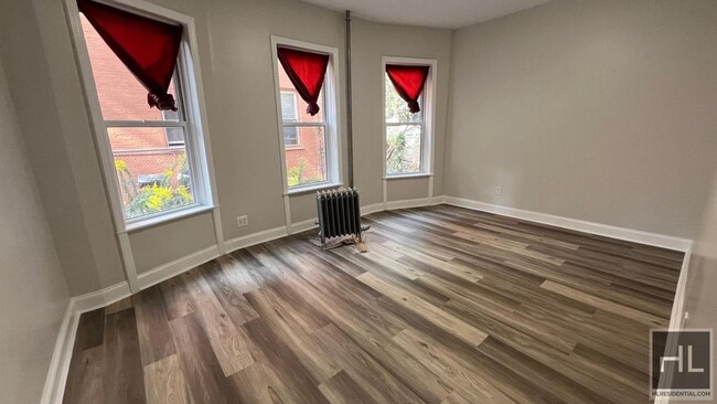 Primary Photo - FRESHLY GUT RENOVATED LARGE 4 BEDROOMS /2 ...