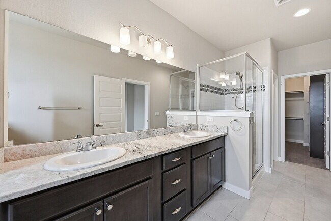 Building Photo - $2,695.45 3-bed, 2.5-bath townhome with a washer and dryer.