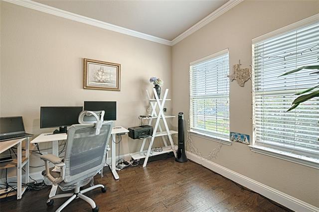 Building Photo - 640 Teakwood Dr