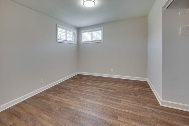 Building Photo - 405 Figuers Dr