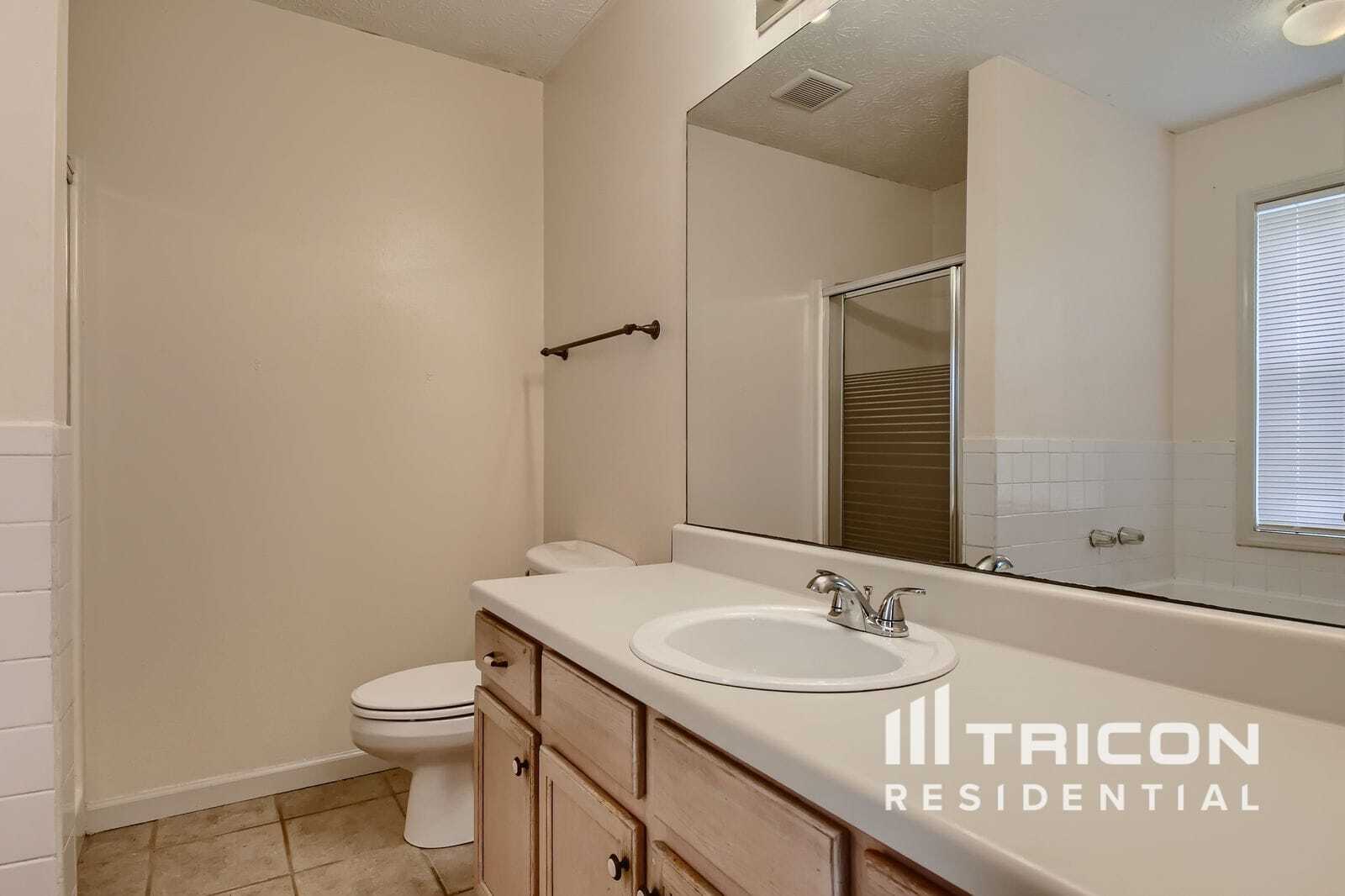 Building Photo - 218 River Birch Dr