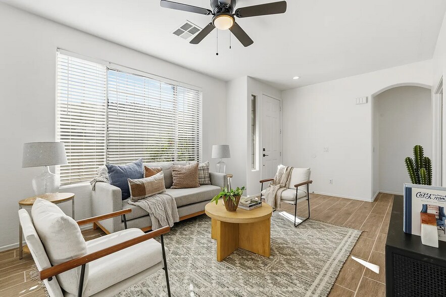 Building Photo - 5185 S Eileen Dr