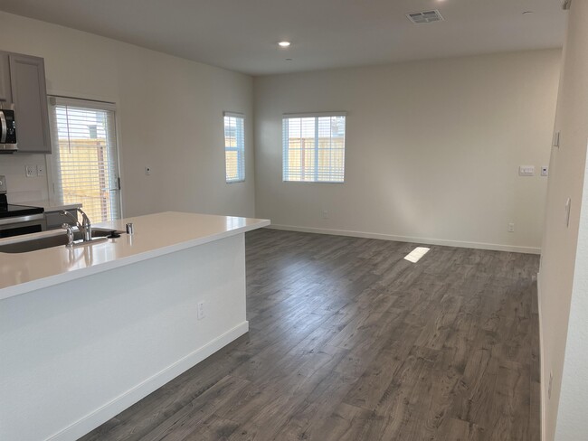 Building Photo - 3093 Pruett Dr