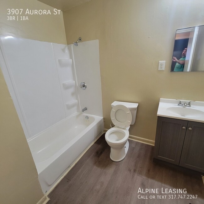 Building Photo - 3907 Aurora St