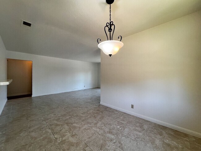 Building Photo - Charming 2 Bedroom, 2 Bathroom Home in Napa